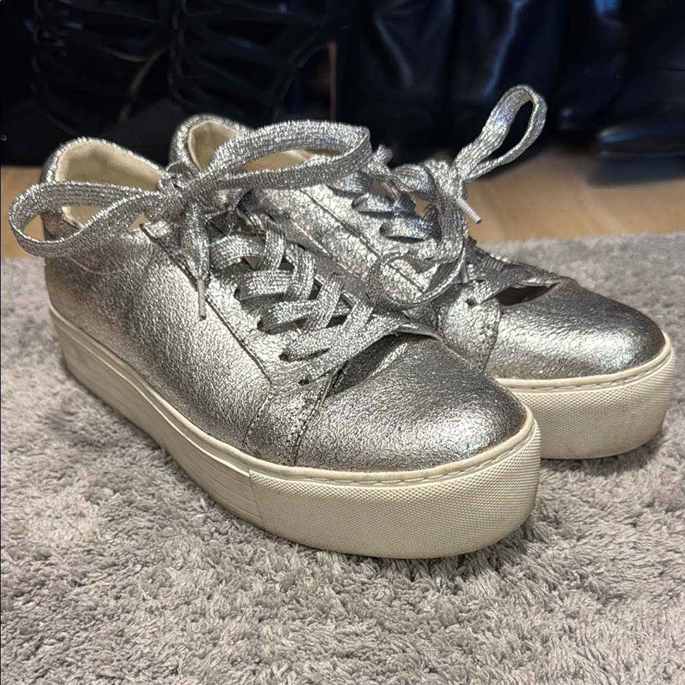 Kenneth Cole New York Silver and White Sneakers